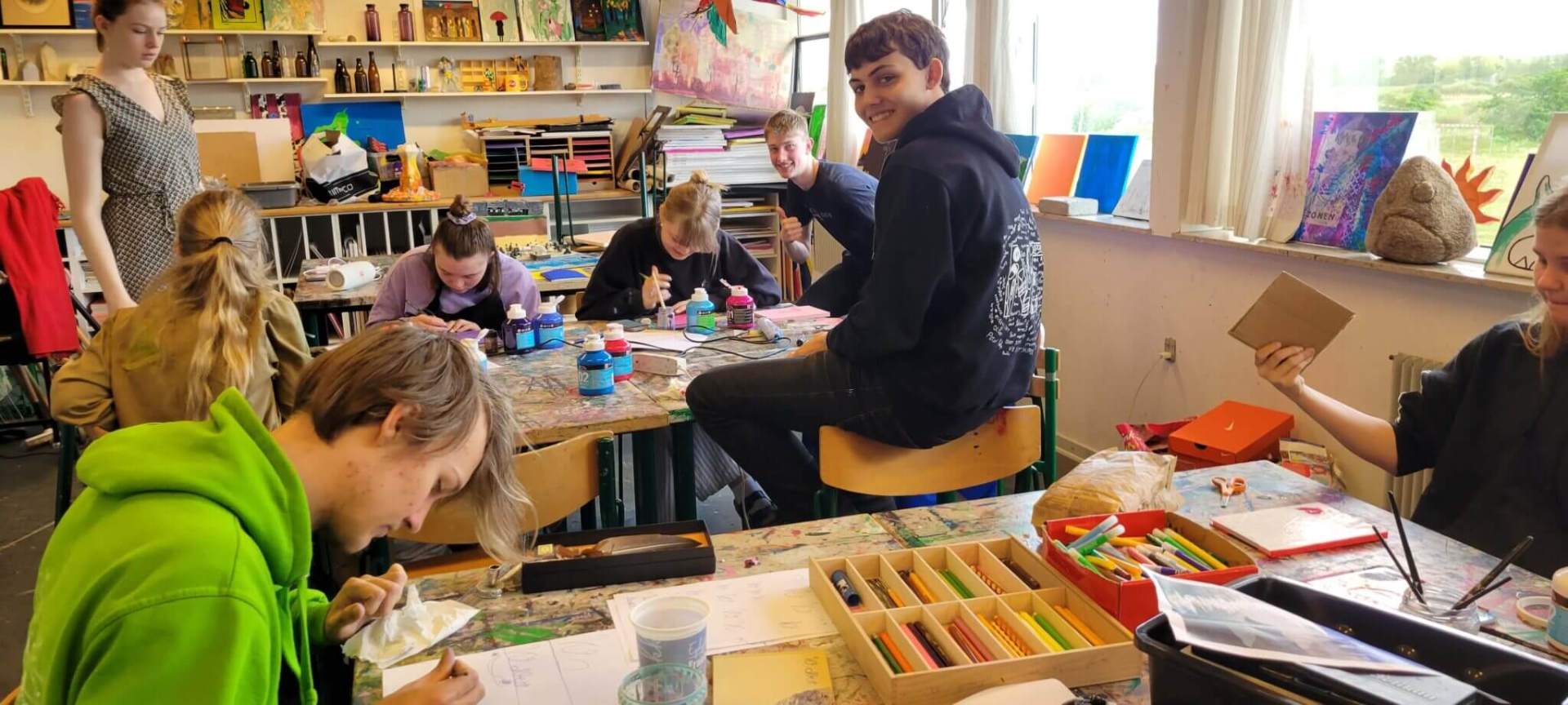 Elever optræder i teateruge på Nørbæk Efterskole